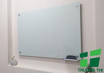 Cung cấp bảng kính treo tường cho văn phòng với giá rẻ nhất tại Tp.HCM