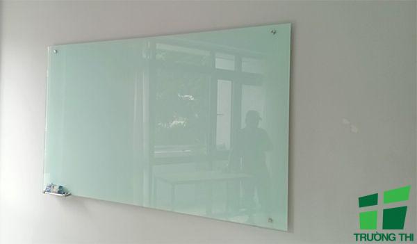 Bảng kính viết bút lông cường lực treo tường
